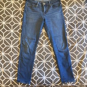 Levi’s 711 skinny jeans. Medium wash.